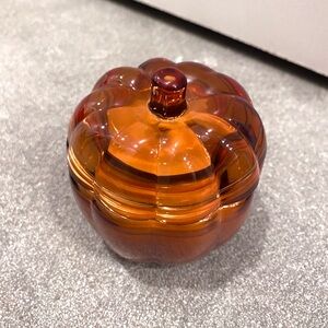 NWT Pumpkin Spice Scented Glass Pumpkin-Shaped Candle